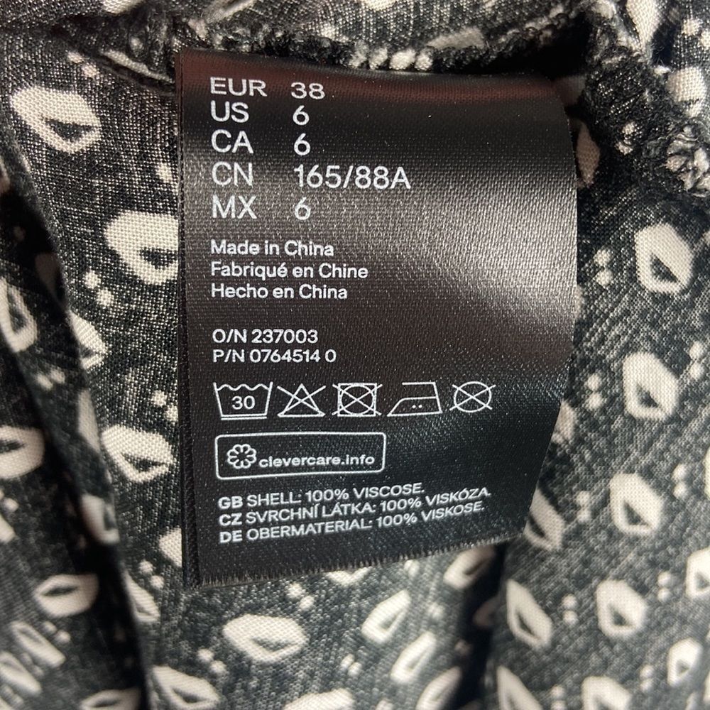 H&M Calf Length Black and White Patterned Dress with Elastic Waist - Picture 8 of 10